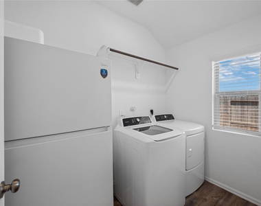 237 Augustine Way - Photo Thumbnail 25