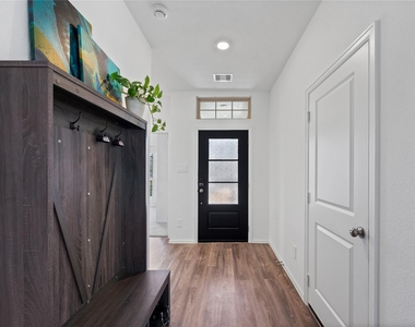 237 Augustine Way - Photo Thumbnail 3