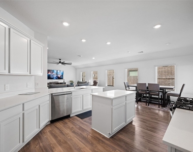 237 Augustine Way - Photo Thumbnail 11