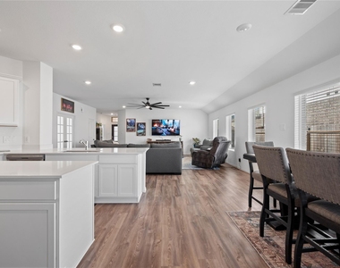 237 Augustine Way - Photo Thumbnail 13