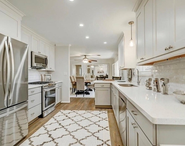 5403 Carew Street - Photo Thumbnail 9