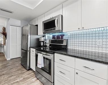 300 S Florida Avenue - Photo Thumbnail 17