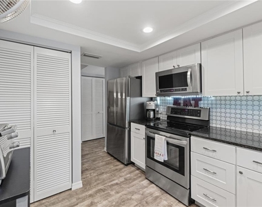 300 S Florida Avenue - Photo Thumbnail 21