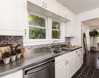 1111 E Patterson Street - Photo Thumbnail 6