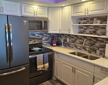 4575 Cove Circle - Photo Thumbnail 31