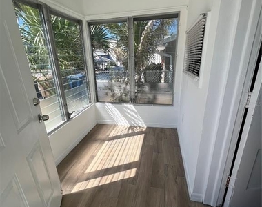116 145th Avenue E - Photo Thumbnail 6