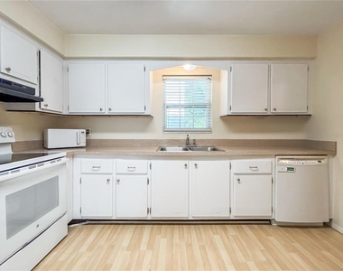 1706 Belleair Forest Drive - Photo Thumbnail 19