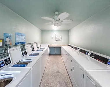 1706 Belleair Forest Drive - Photo Thumbnail 9