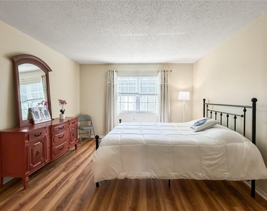 1706 Belleair Forest Drive - Photo Thumbnail 4