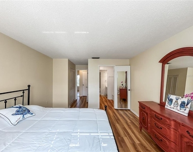 1706 Belleair Forest Drive - Photo Thumbnail 5