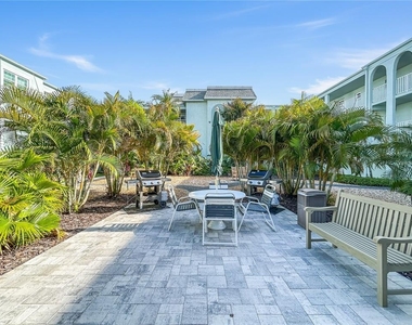 1706 Belleair Forest Drive - Photo Thumbnail 10