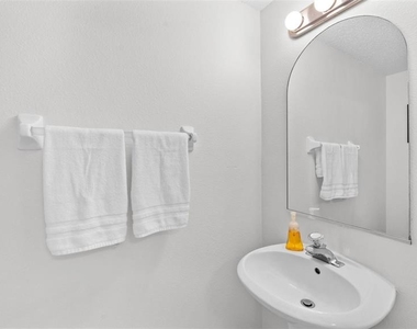 12444 Berkeley Square Drive - Photo Thumbnail 10