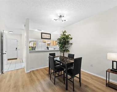 12444 Berkeley Square Drive - Photo Thumbnail 3