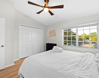 12444 Berkeley Square Drive - Photo Thumbnail 15