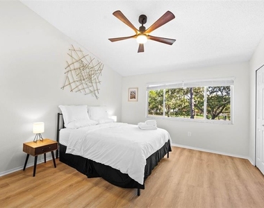 12444 Berkeley Square Drive - Photo Thumbnail 16