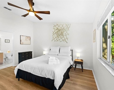 12444 Berkeley Square Drive - Photo Thumbnail 17