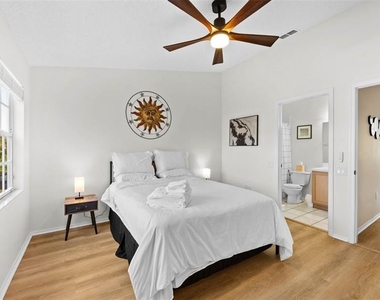 12444 Berkeley Square Drive - Photo Thumbnail 13