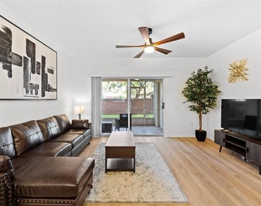 12444 Berkeley Square Drive - Photo Thumbnail 4