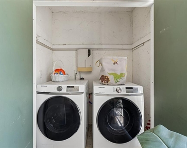 7210 N Manhattan Avenue - Photo Thumbnail 14