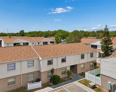 7210 N Manhattan Avenue - Photo Thumbnail 25