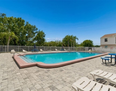 7210 N Manhattan Avenue - Photo Thumbnail 19