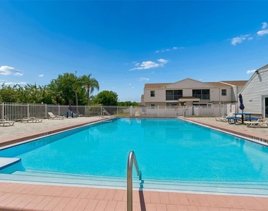 7210 N Manhattan Avenue - Photo Thumbnail 20