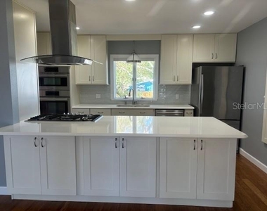 559 Chicago Avenue - Photo Thumbnail 10