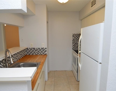 8645 Fancy Finch Drive - Photo Thumbnail 4