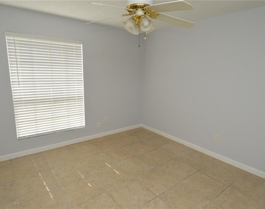 8645 Fancy Finch Drive - Photo Thumbnail 20