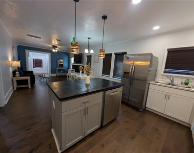 771 14th Avenue S - Photo Thumbnail 4