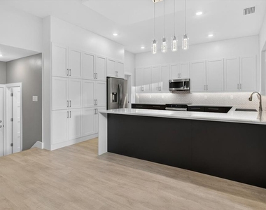 207 Athens Street - Photo Thumbnail 25