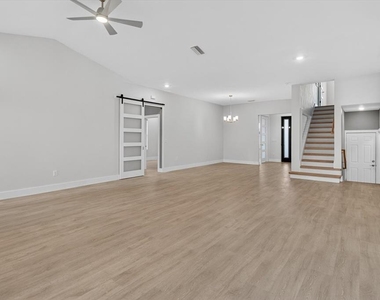 207 Athens Street - Photo Thumbnail 18