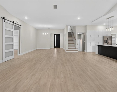 207 Athens Street - Photo Thumbnail 19