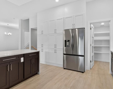 207 Athens Street - Photo Thumbnail 28