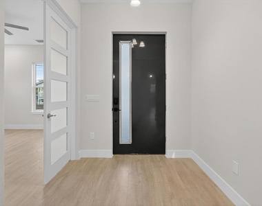 207 Athens Street - Photo Thumbnail 11