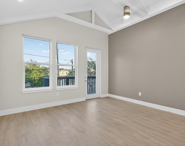 207 Athens Street - Photo Thumbnail 35