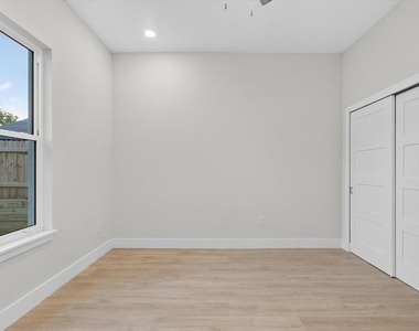 207 Athens Street - Photo Thumbnail 57