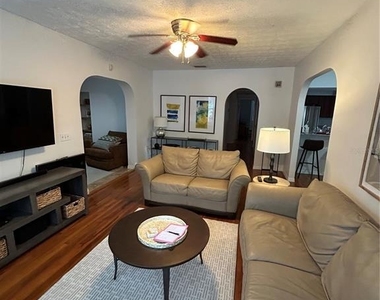 3014 W Mason Street - Photo Thumbnail 4