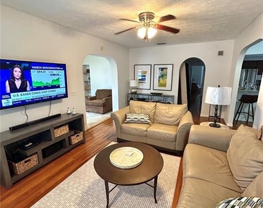 3014 W Mason Street - Photo Thumbnail 3