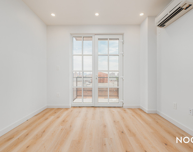 68 Gold Street - Photo Thumbnail 2