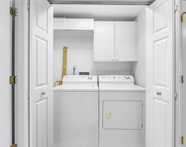 371 Channelside Walk Way - Photo Thumbnail 11
