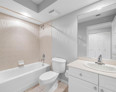 371 Channelside Walk Way - Photo Thumbnail 10