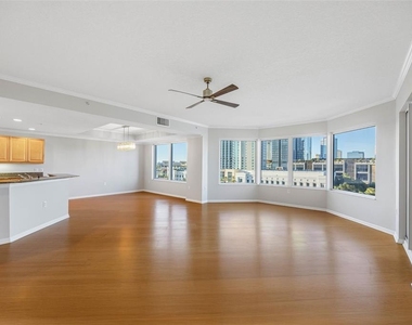 371 Channelside Walk Way - Photo Thumbnail 4
