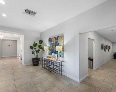 371 Channelside Walk Way - Photo Thumbnail 15