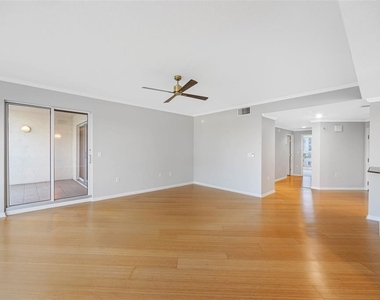 371 Channelside Walk Way - Photo Thumbnail 3