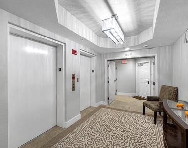 371 Channelside Walk Way - Photo Thumbnail 12
