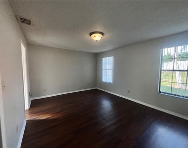 2807 Rio Grande Trail - Photo Thumbnail 8