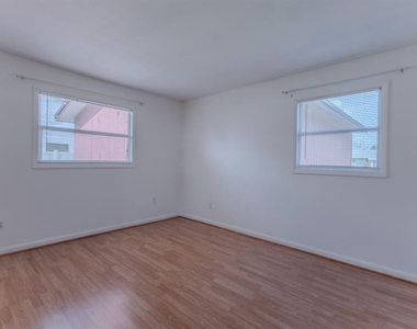 212 Tenneessee Avenue - Photo Thumbnail 9
