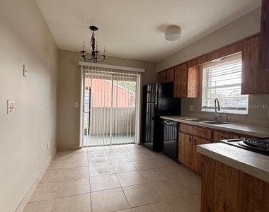 961 Bryan Court - Photo Thumbnail 5