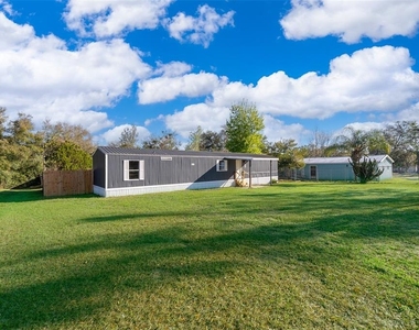 101 Caroline Avenue - Photo Thumbnail 3